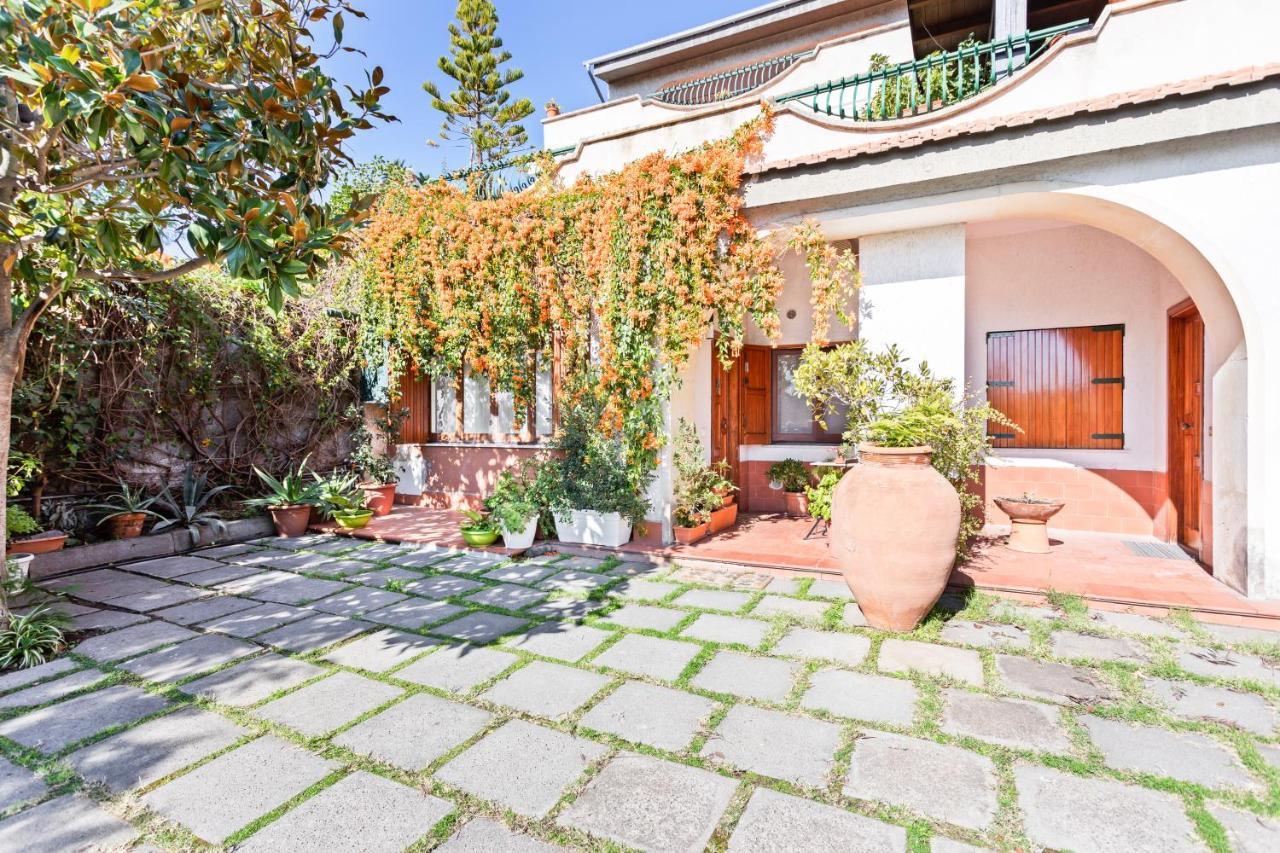 Luminoso Nuovalucello Apart- Giardino E Parcheggio Privato Катания Экстерьер фото